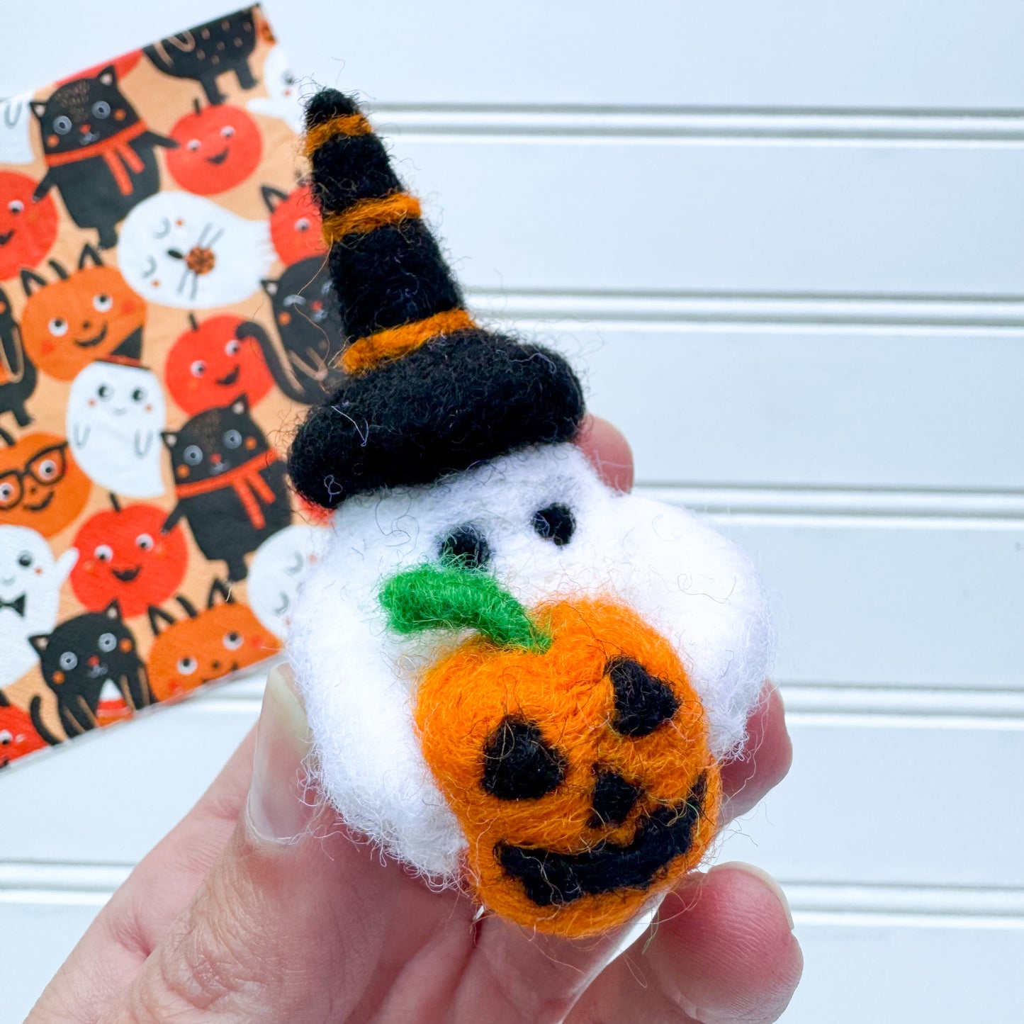 Bitty Ghost with a Big Hat